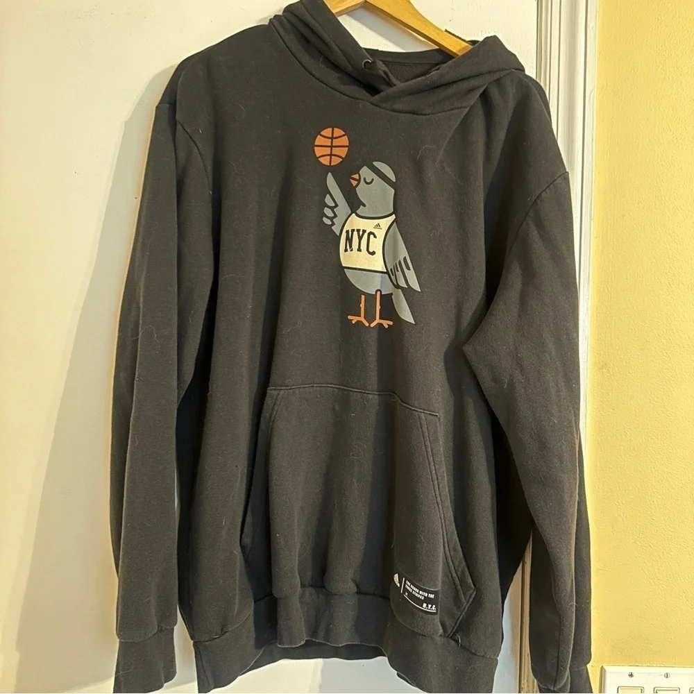 Adidas basketball pigeon THE BRAND WITH THE THREE STRIPES N.Y.C. Men hoodie XXL